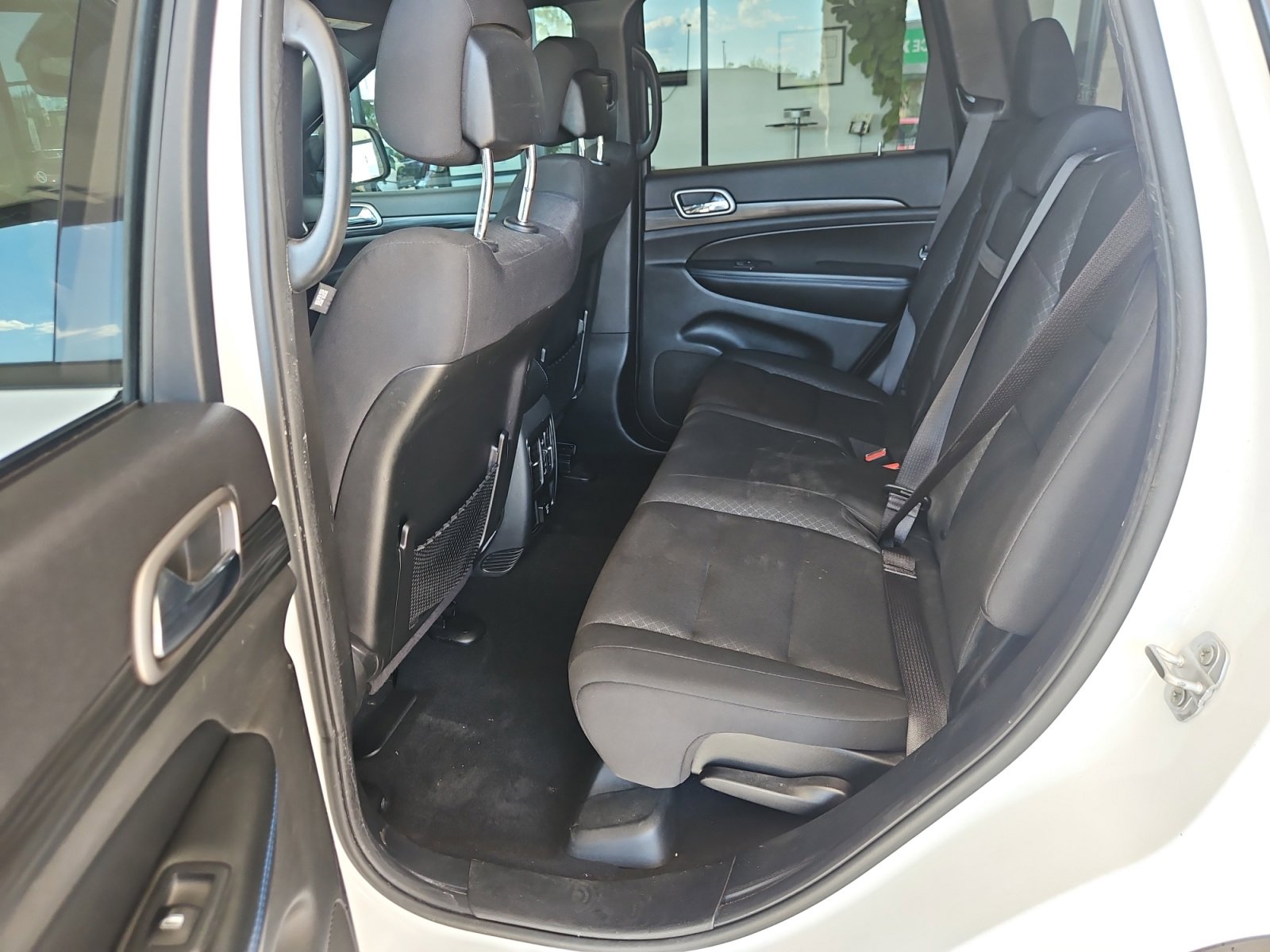 Used 2019 Jeep Grand Cherokee Laredo image 17