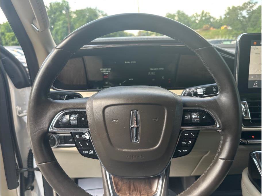 Used 2018 Lincoln Navigator Reserve w/ Technology Package image 21