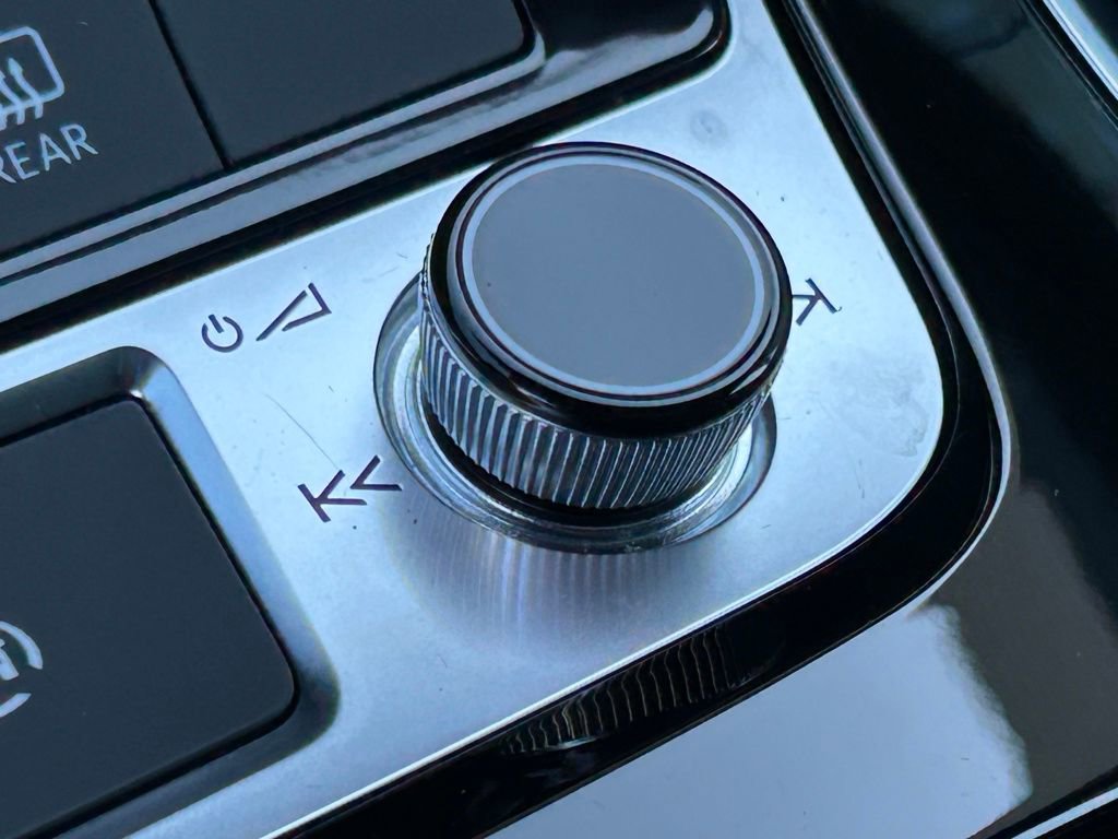 New 2025 Audi Q8 Premium image 36