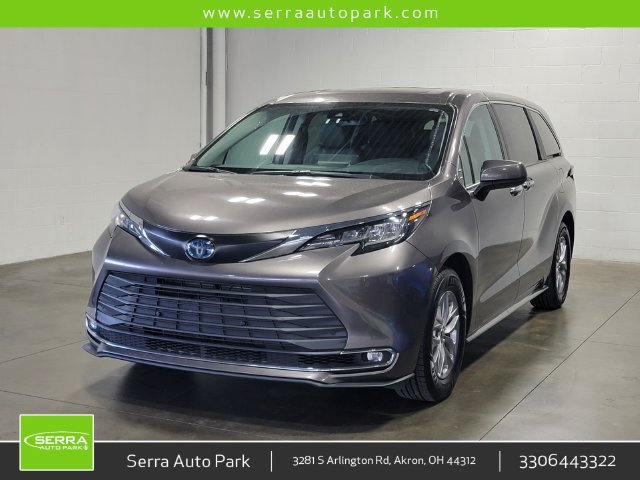 Used 2022 Toyota Sienna XLE FWD image 1
