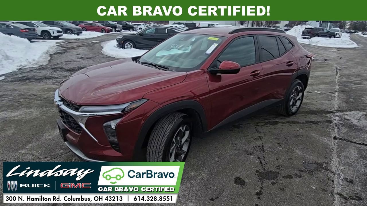 Used 2025 Chevrolet Trax LT w/ LT Convenience Package image 4