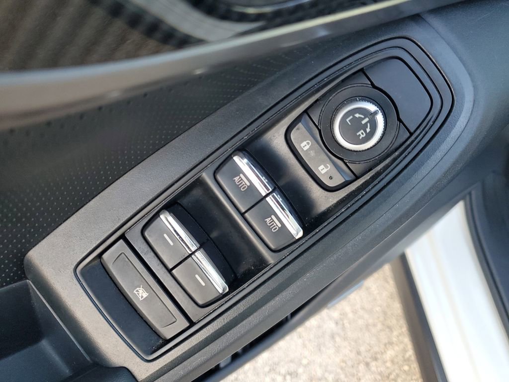 Used 2020 Subaru Crosstrek 2.0i Limited w/ Moonroof Package w/Navigation image 17