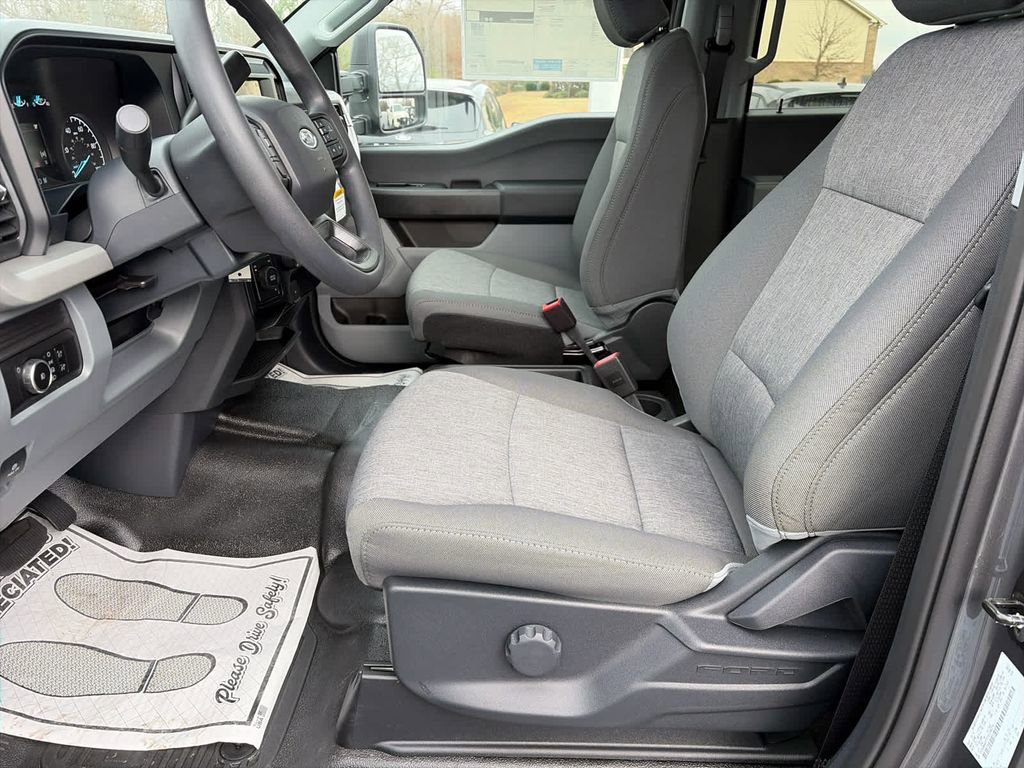 New 2026 Ford F450 XL w/ XL Chrome Package image 17