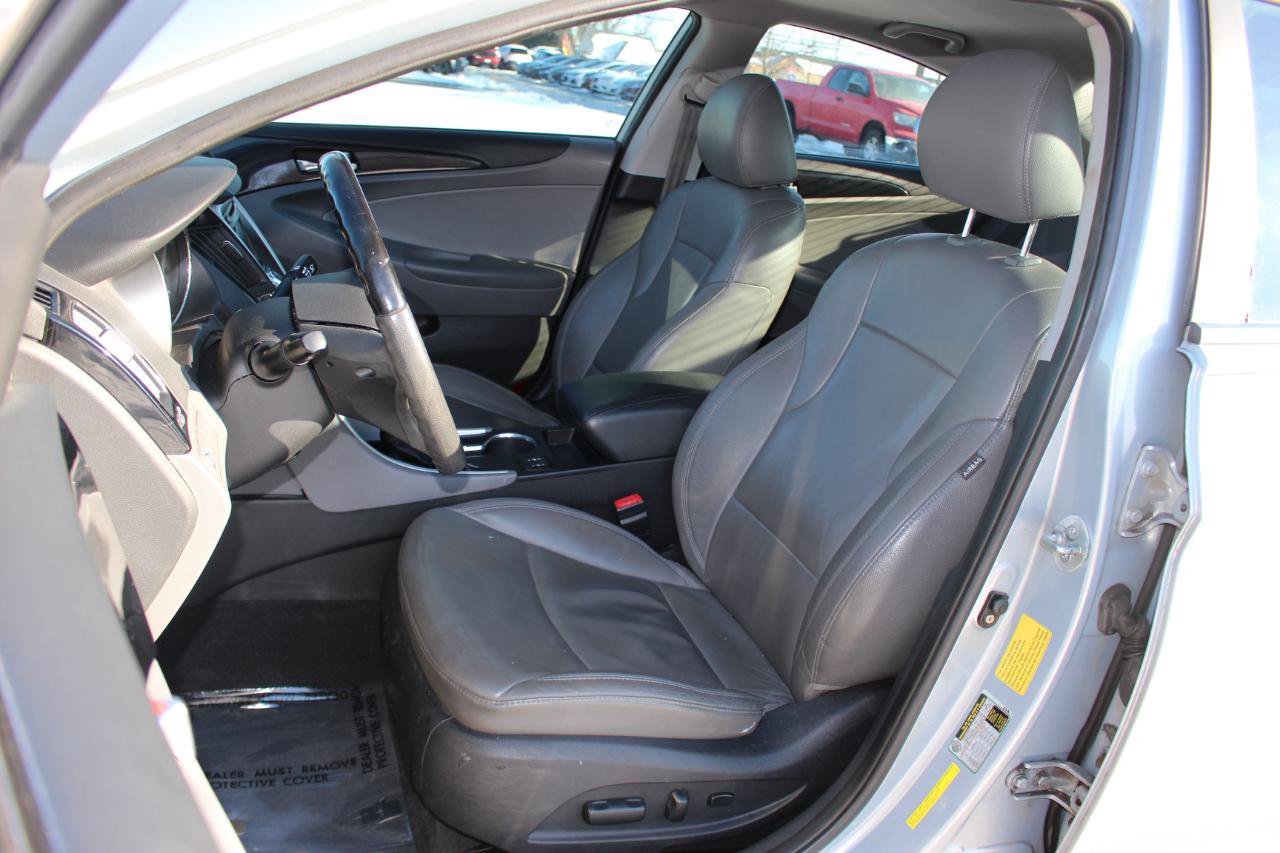 Used 2011 Hyundai Sonata Limited w/ Navigation Pkg 5 FWD image 15