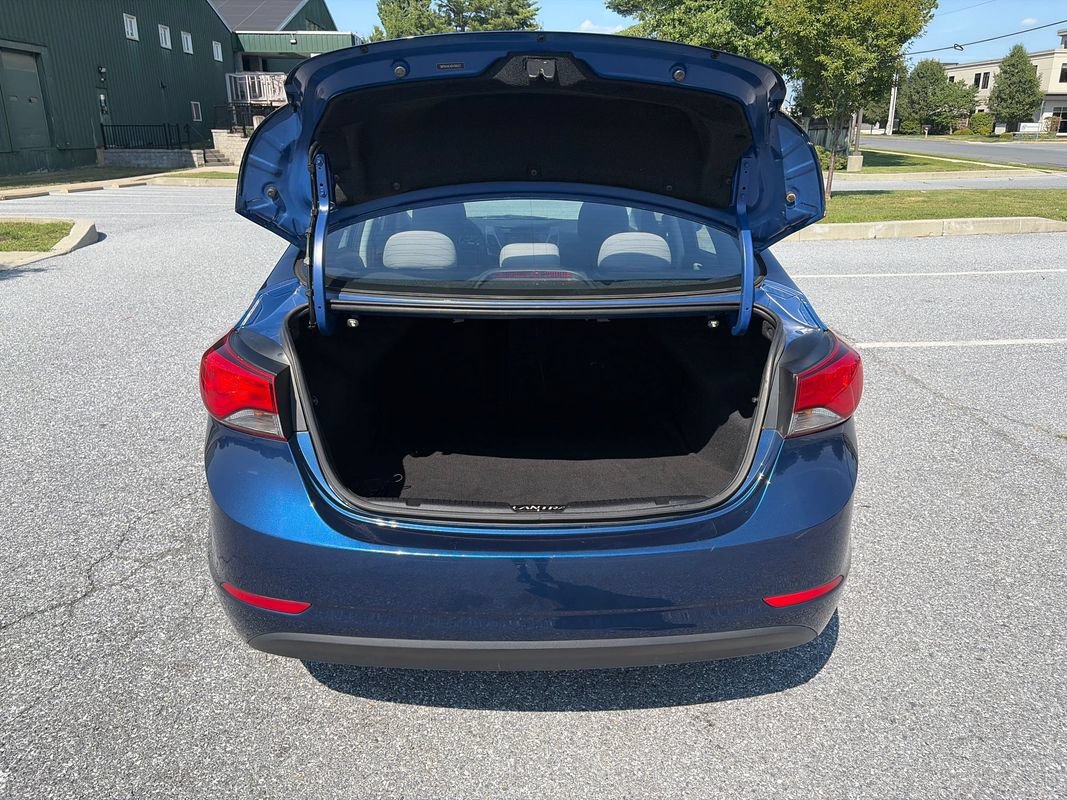 Used 2016 Hyundai Elantra SE FWD image 12