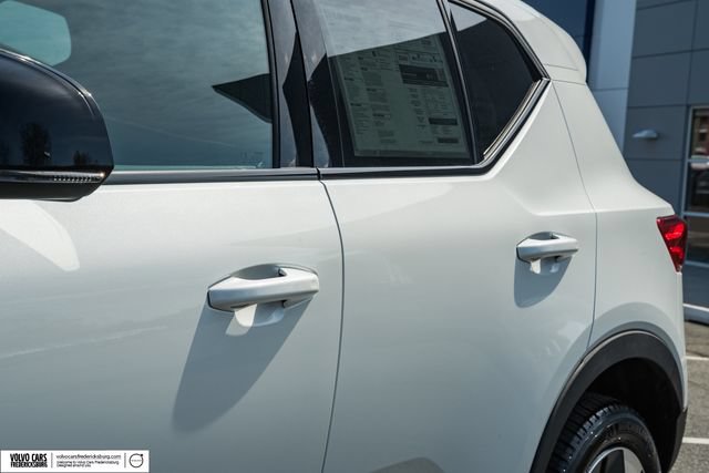 New 2026 Volvo XC40 B5 Plus w/ Climate Package AWD/4WD image 17