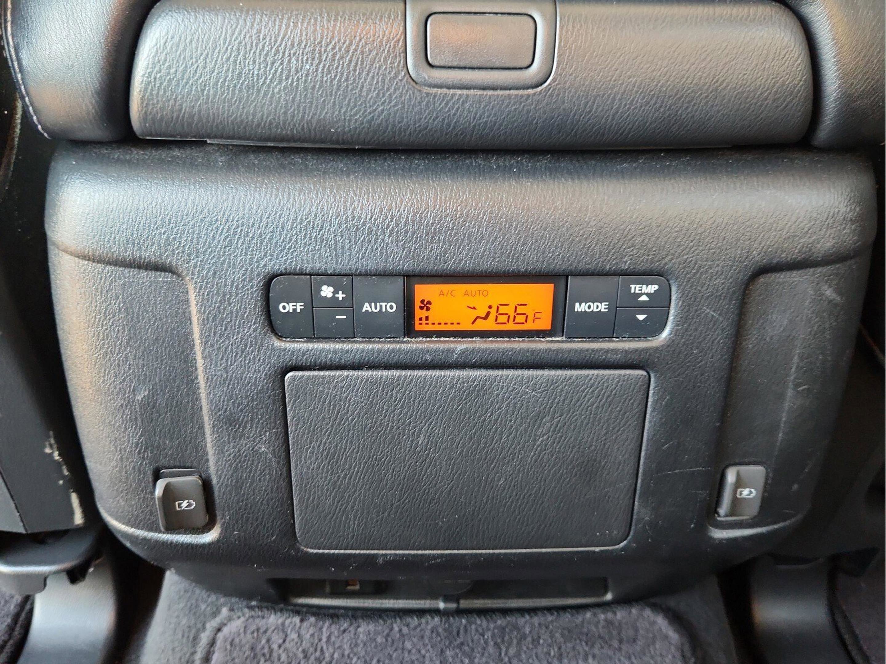 Used 2018 Nissan Armada SL image 12