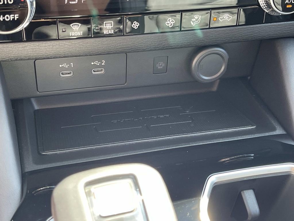 New 2025 Mitsubishi Outlander SE image 28