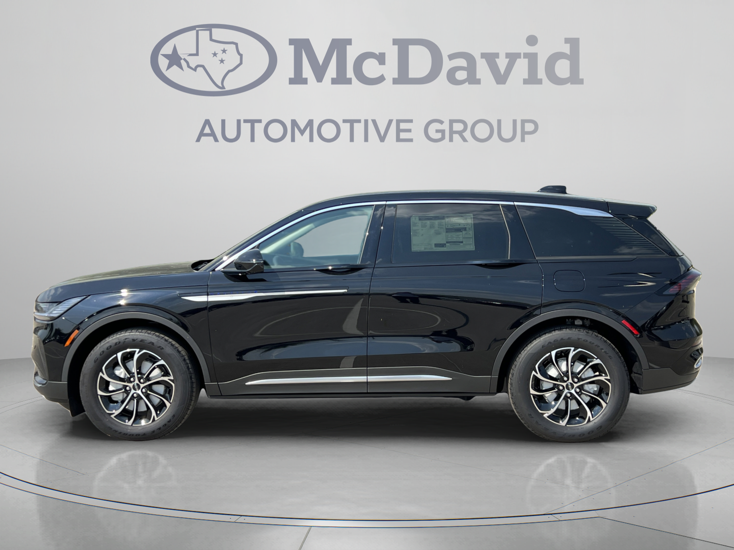 New 2025 Lincoln Nautilus Premier w/ Equipment Group 102A AWD/4WD image 4