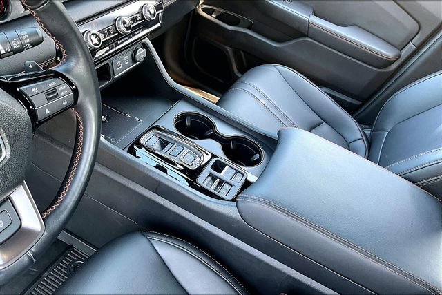 Used 2025 Honda Pilot TrailSport image 18