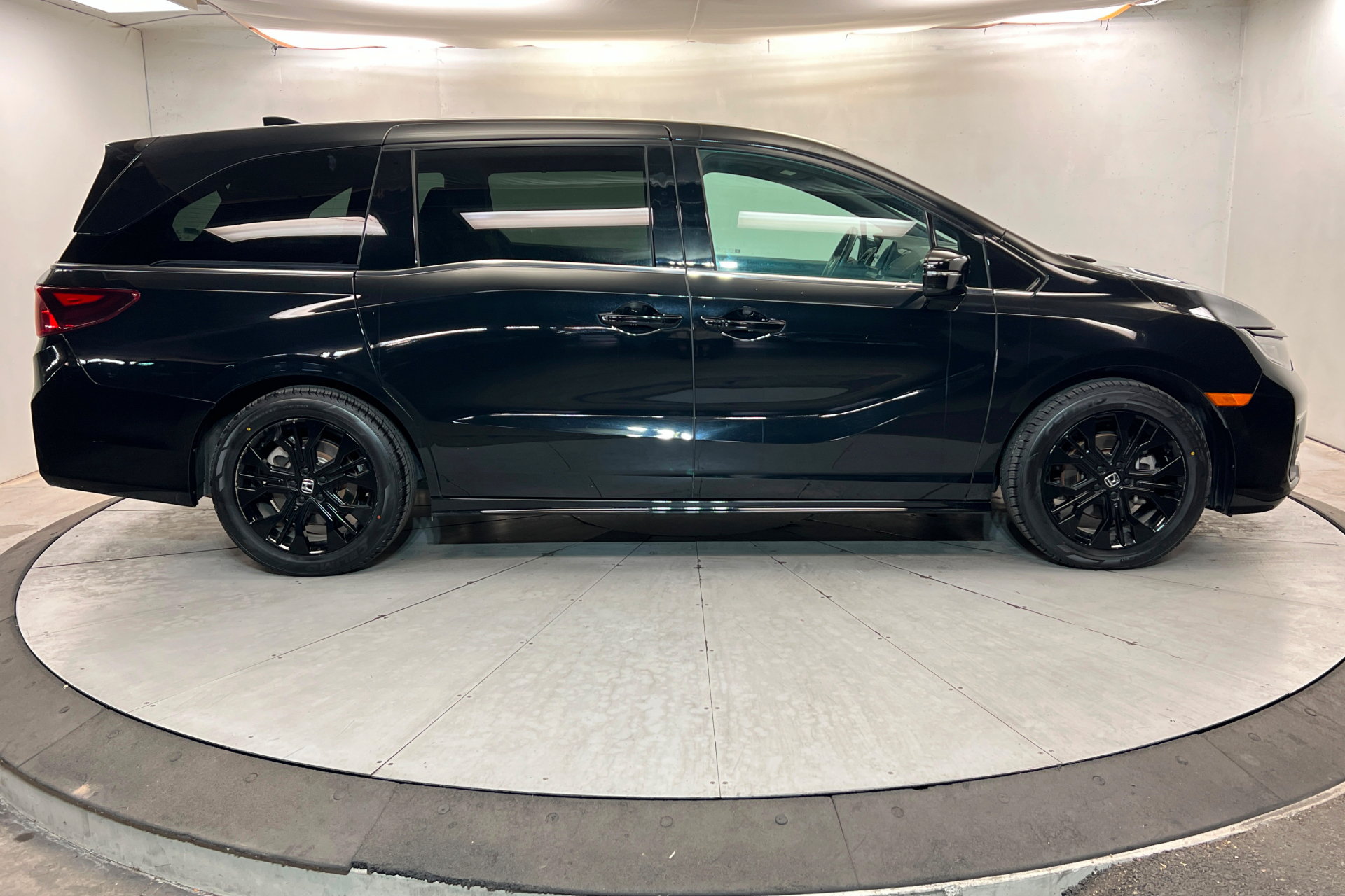 Used 2025 Honda Odyssey Sport-L image 7