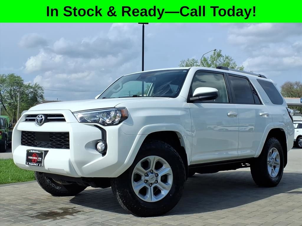 Used 2020 Toyota 4Runner SR5 image 3