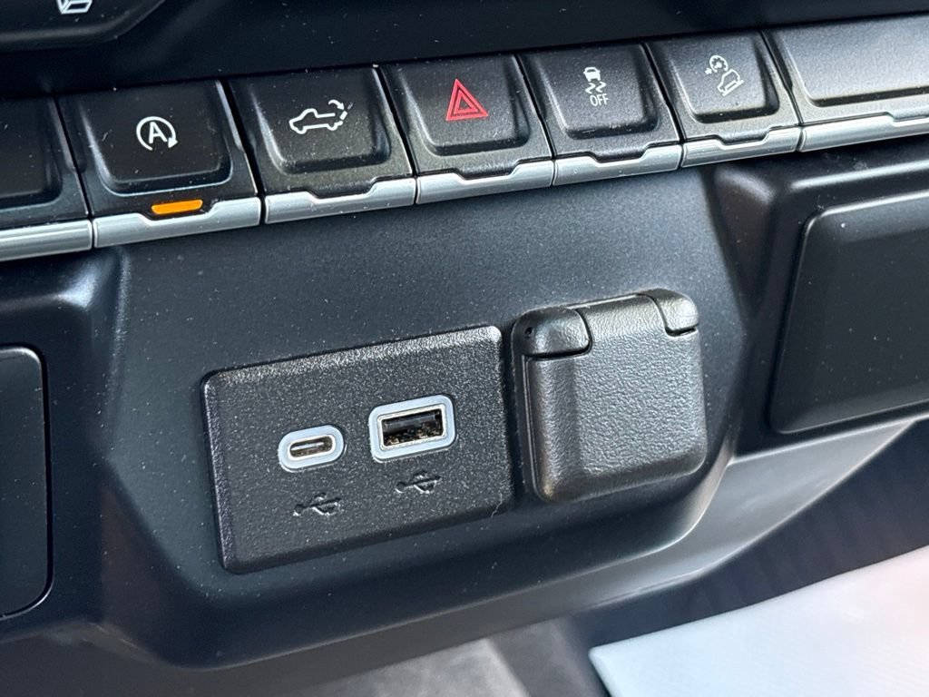 Used 2022 Chevrolet Silverado 1500 RST AWD/4WD image 19