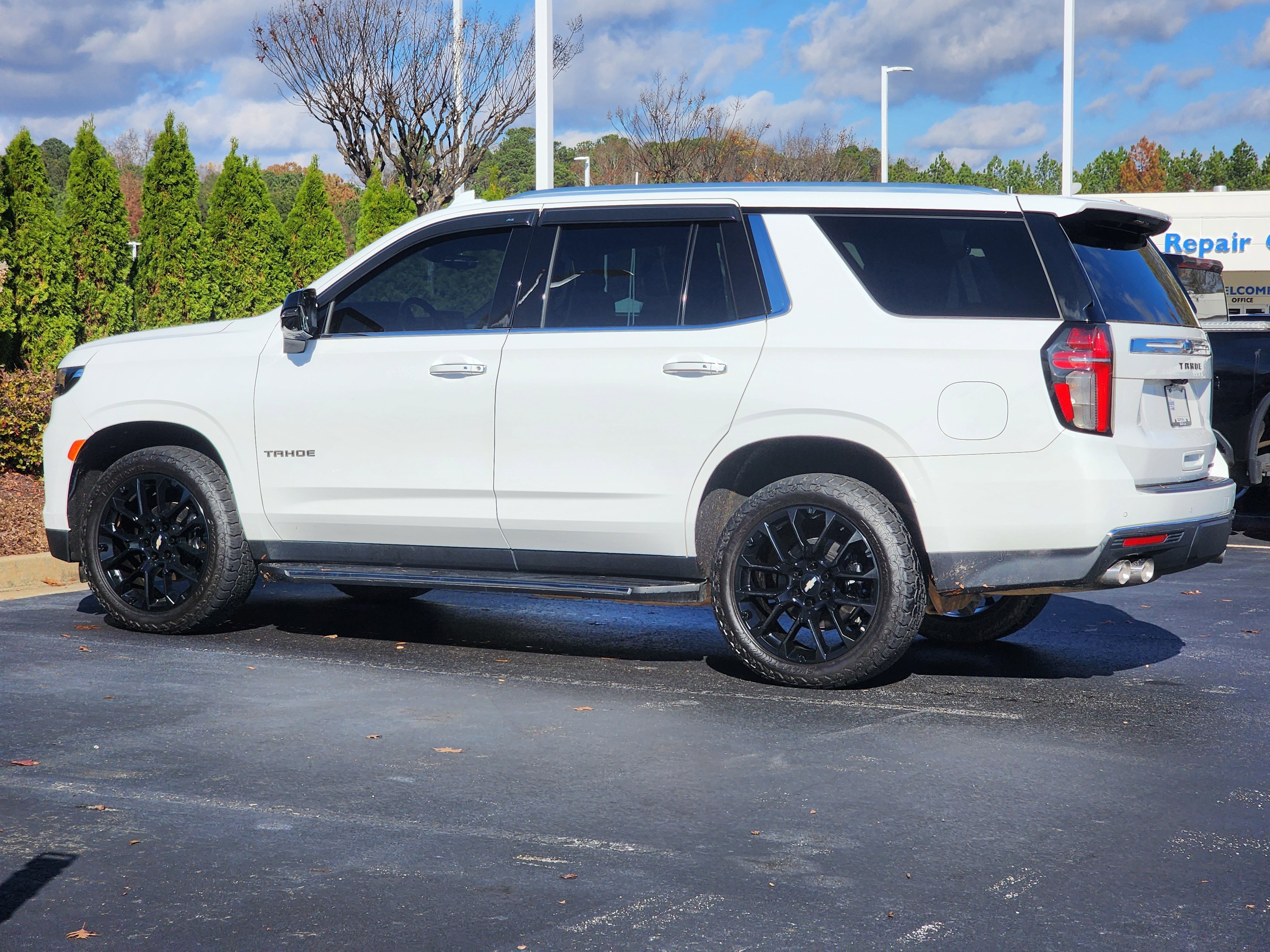Used 2023 Chevrolet Tahoe Premier image 9