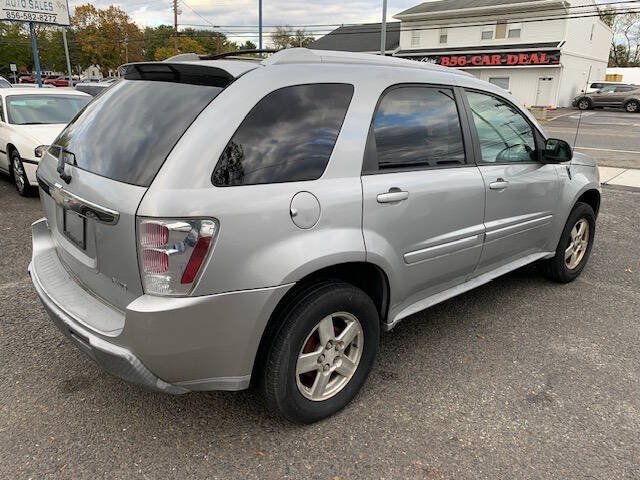 Used 2005 Chevrolet Equinox LT w/ Preferred Equipment Group AWD/4WD image 12