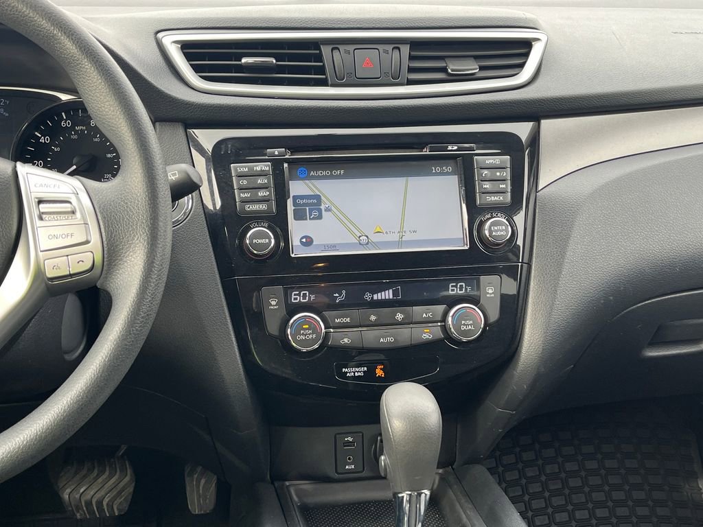 Used 2015 Nissan Rogue SV w/ SV Premium Package image 25