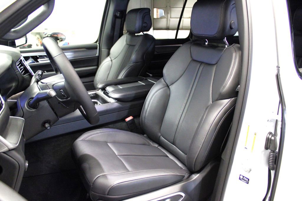 New 2025 Jeep Wagoneer L Series II image 27