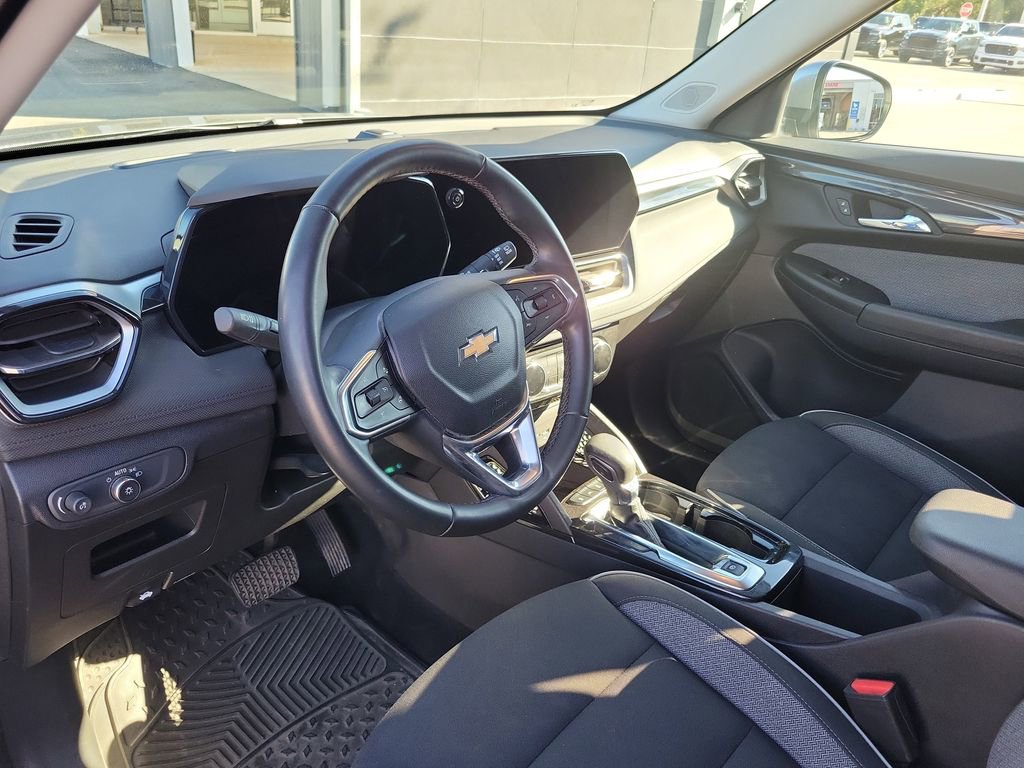 Used 2024 Chevrolet TrailBlazer LT w/ LT Cold Weather Package image 13