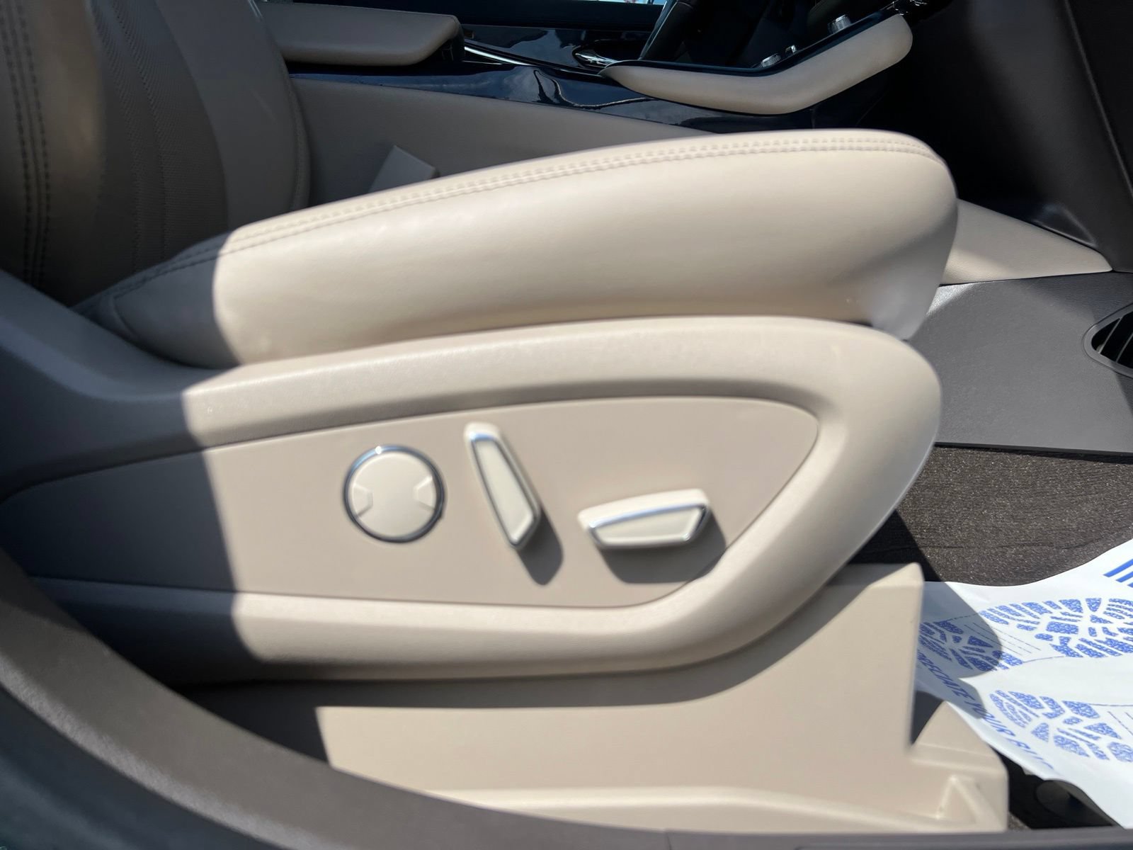 Used 2023 Lincoln Nautilus Reserve AWD/4WD image 58