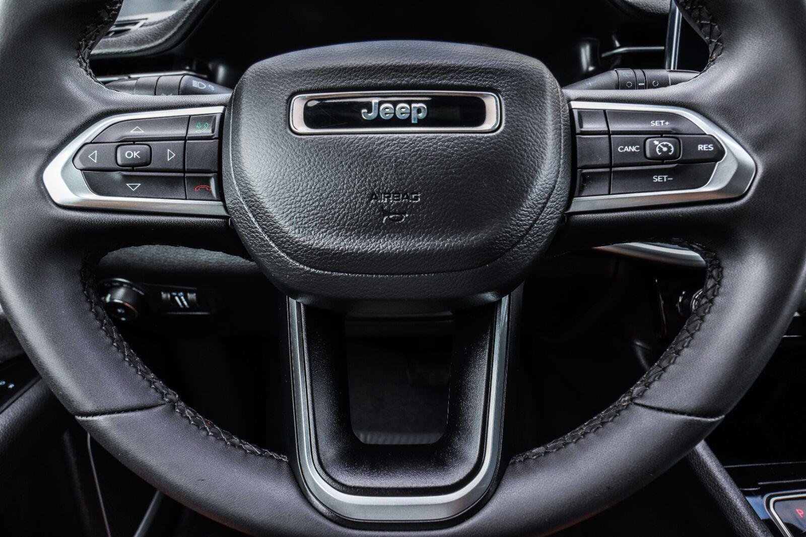 Used 2024 Jeep Compass Latitude AWD/4WD image 15