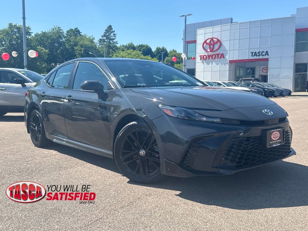 Used 2025 Toyota Camry SE w/ Convenience Package AWD/4WD image 1