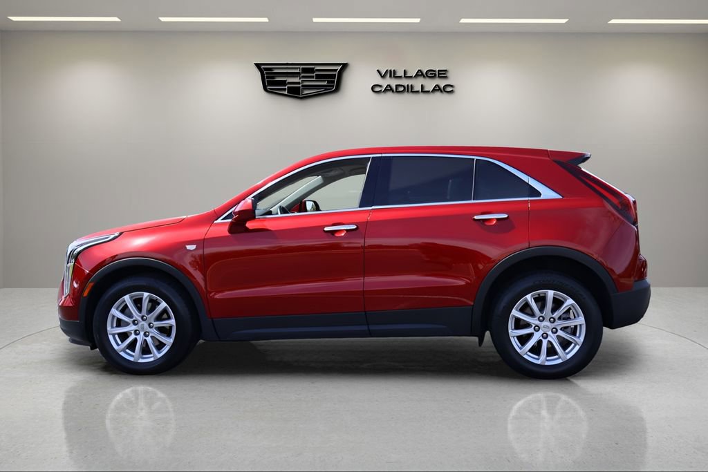 Used 2022 Cadillac XT4 Luxury image 2