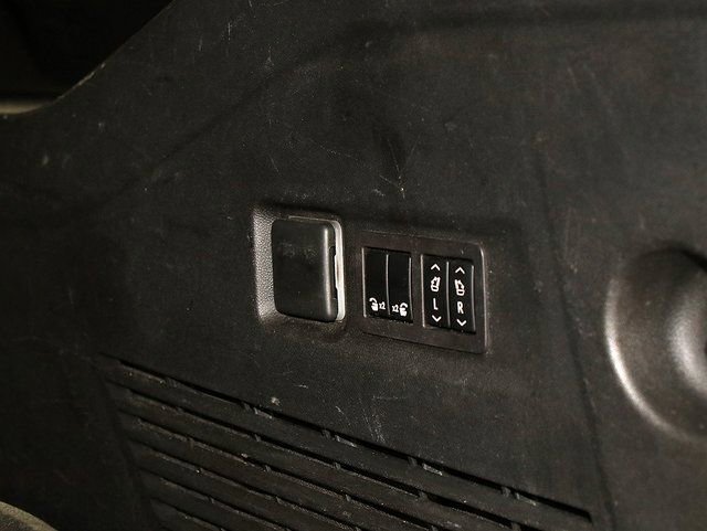 Used 2023 GMC Yukon XL Denali image 31