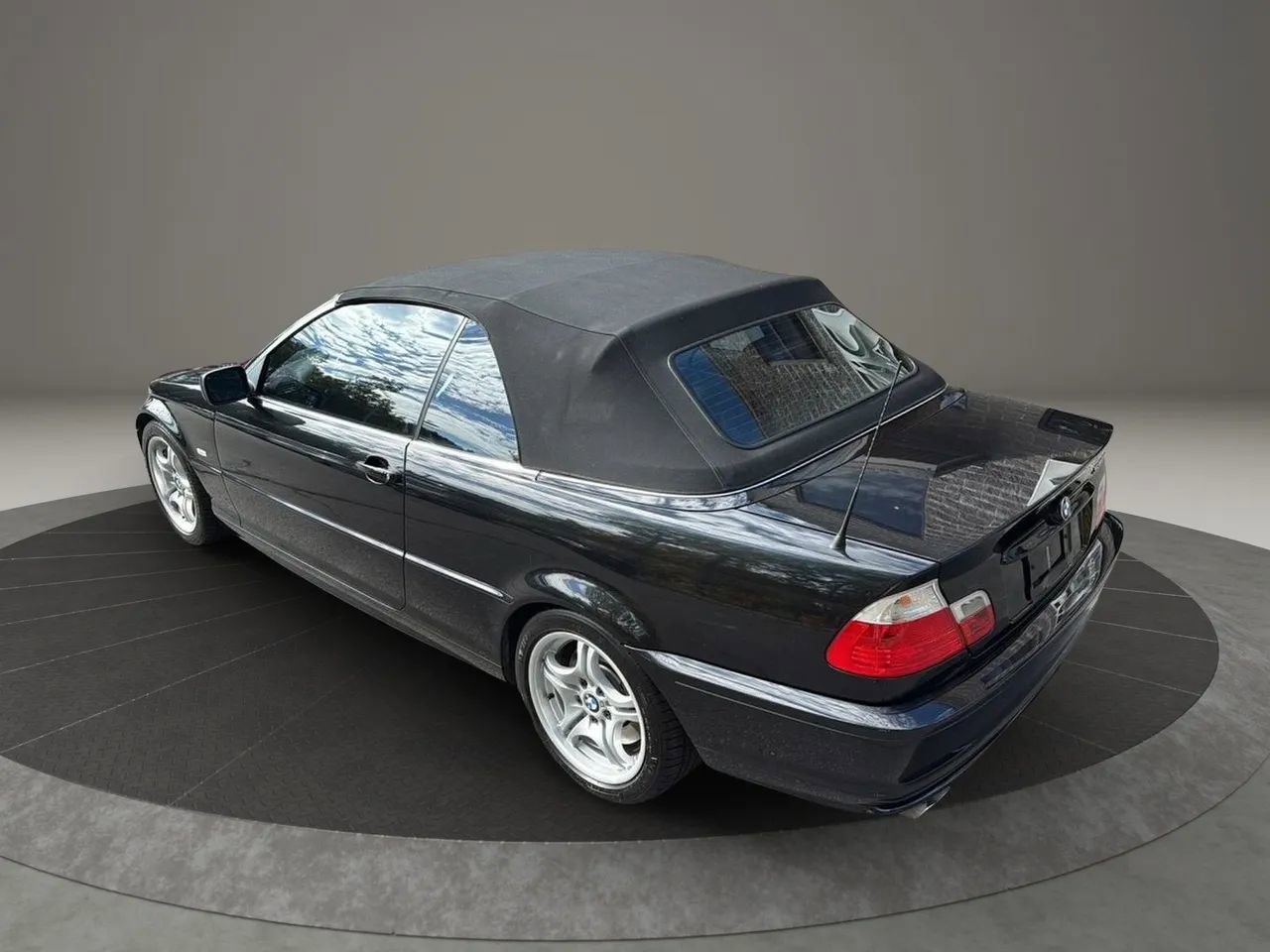 Used 2003 BMW 330Ci Convertible image 12