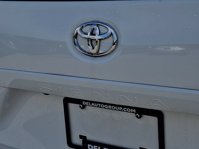 Used 2016 Toyota Sienna SE w/ SE Preferred Package FWD image 30