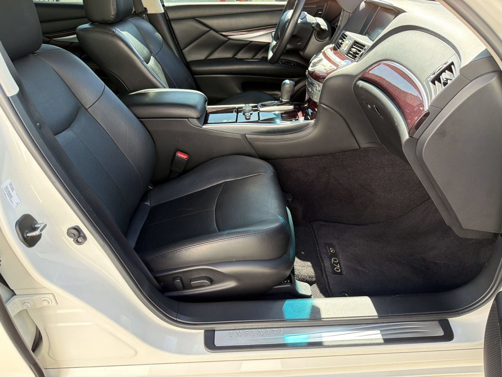 Used 2019 INFINITI Q70 Luxe RWD image 24