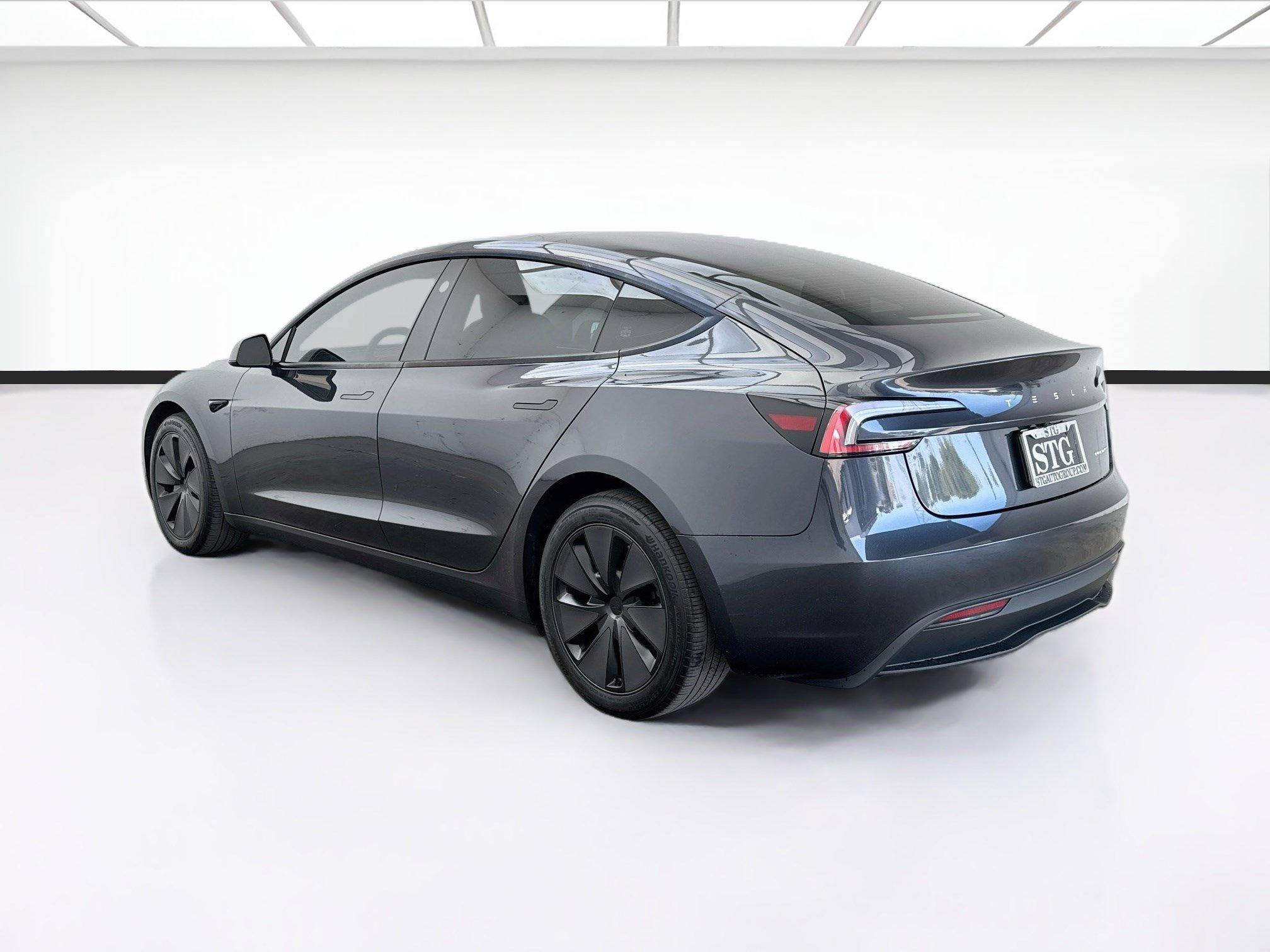 Used 2025 Tesla Model 3 Long Range AWD/4WD image 6