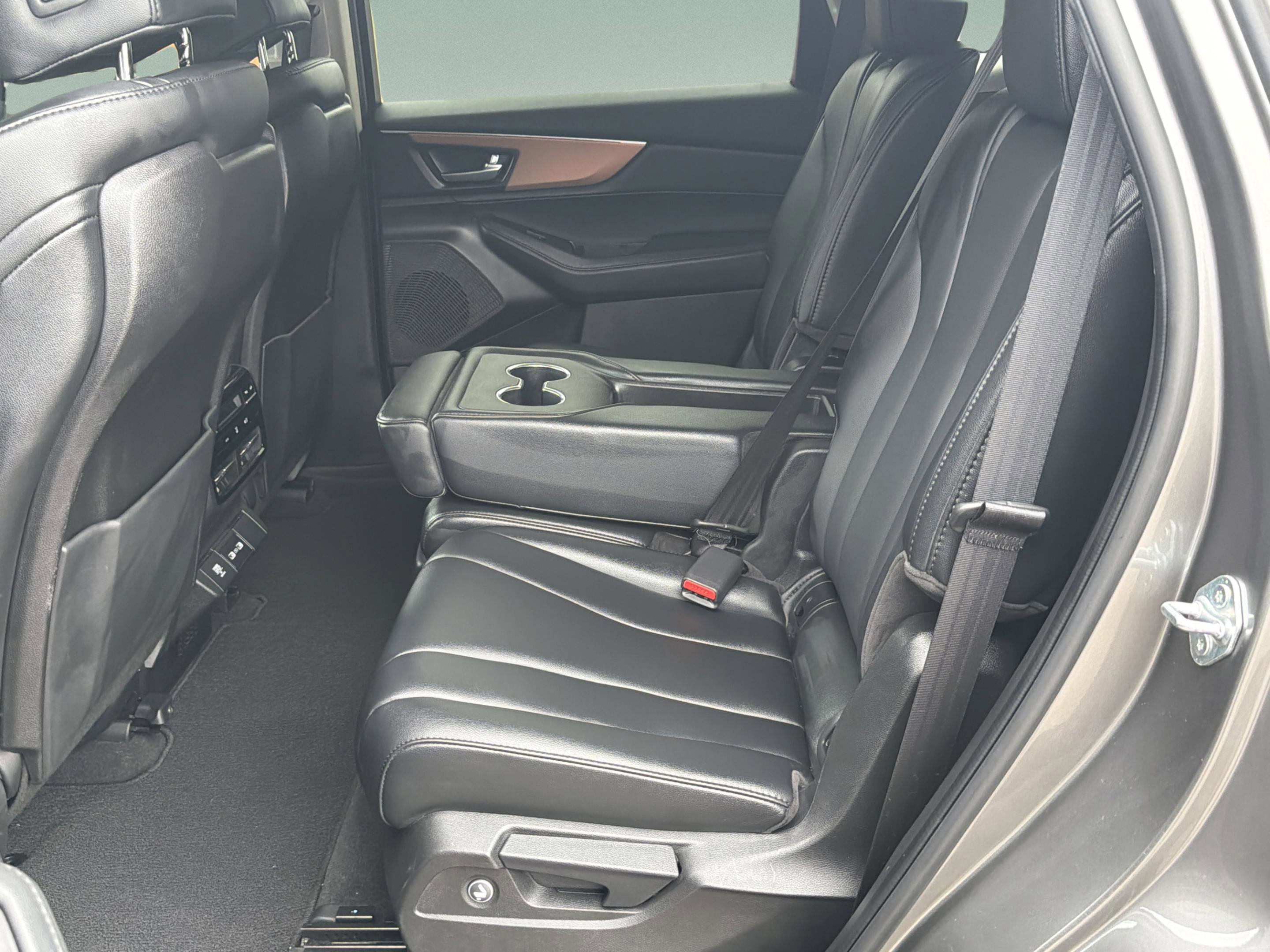 Used 2022 Acura MDX FWD image 21