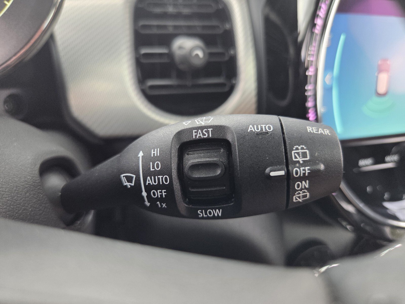 Used 2024 MINI Cooper 4-Door Hardtop FWD image 31