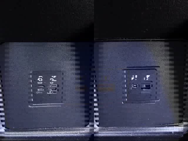 Used 2023 Nissan Rogue SV image 10