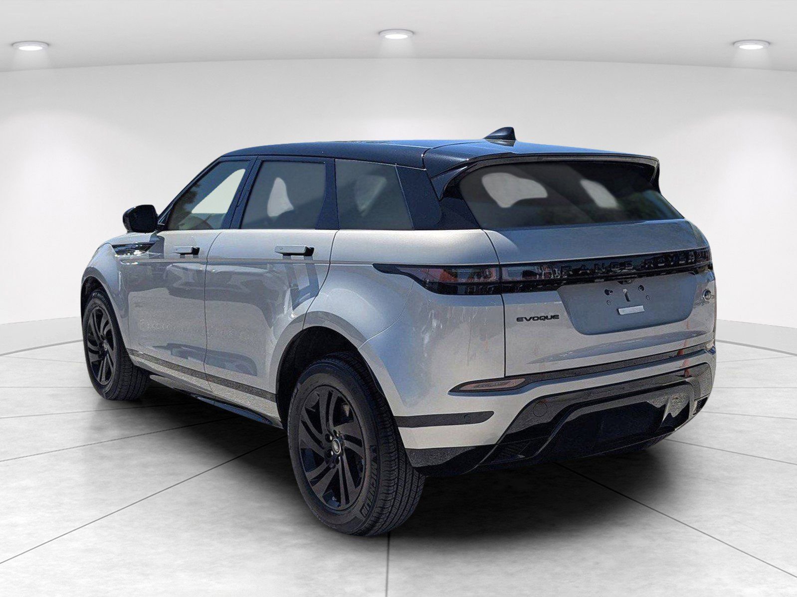Used 2023 Land Rover Range Rover Evoque R-Dynamic S image 5