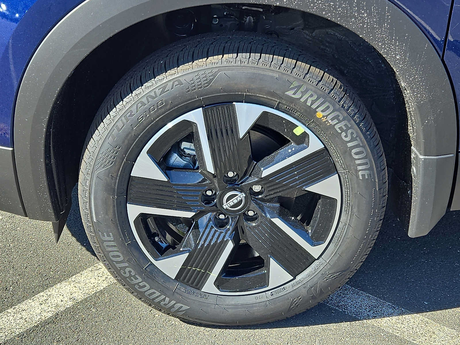 New 2027 Nissan Kicks SV w/ SV Premium Package AWD/4WD image 8