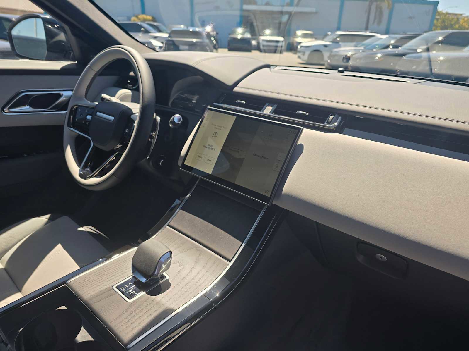 New 2026 Land Rover Range Rover Velar Dynamic SE image 11