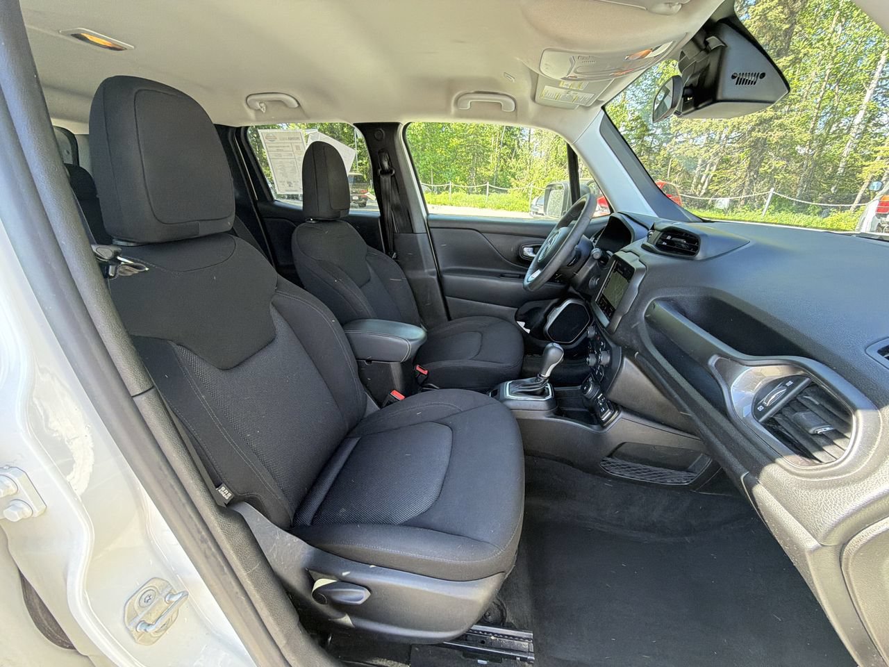 Used 2023 Jeep Renegade Latitude AWD/4WD image 20