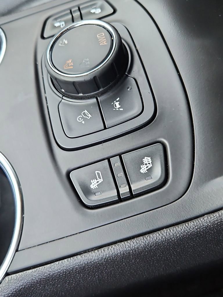 Used 2024 GMC Terrain SLT image 20