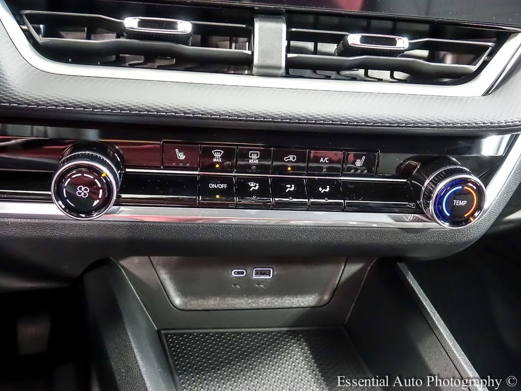 New 2026 Chevrolet Equinox LT w/ LPO, Floor Liner Package image 16