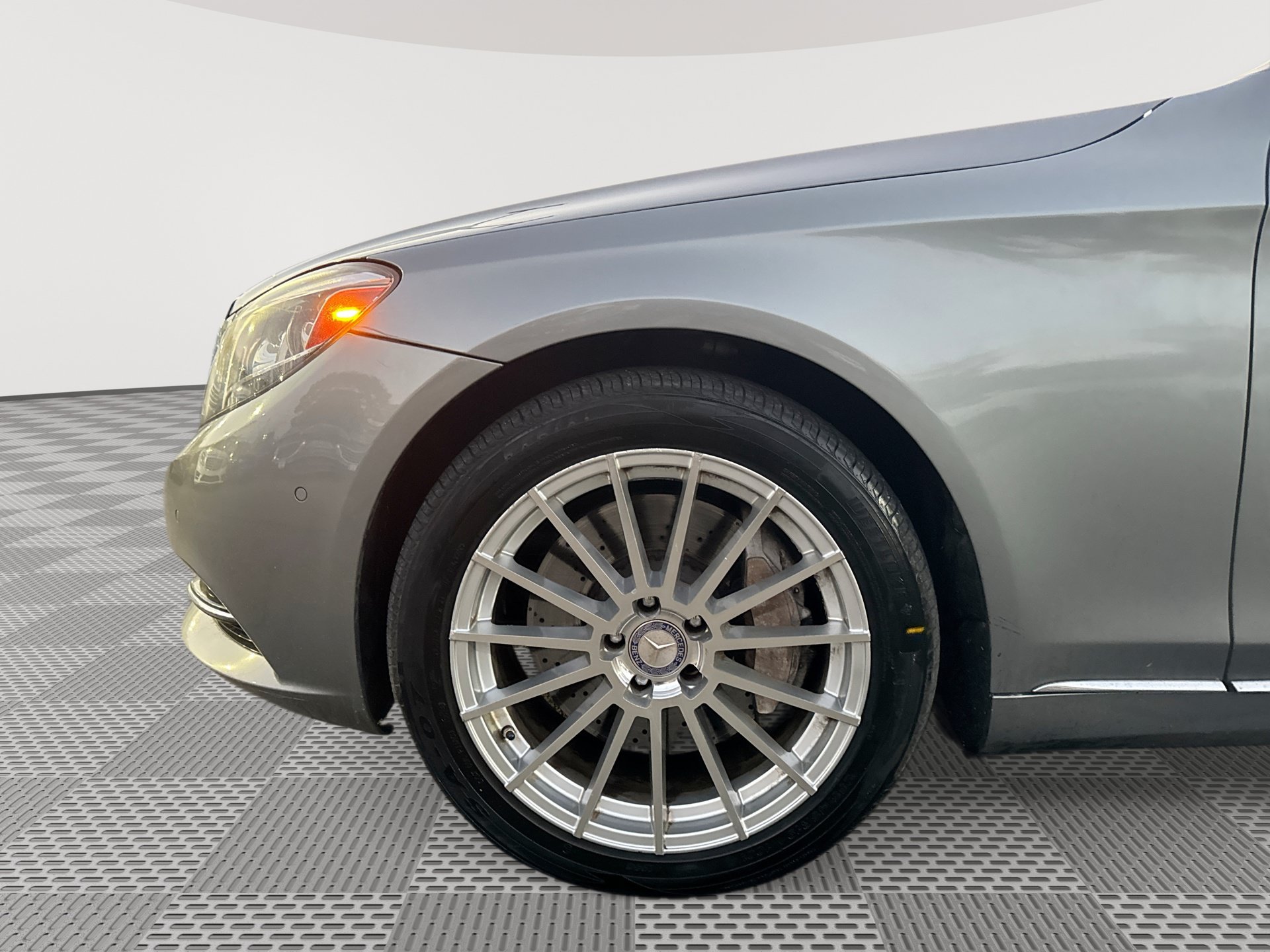 Used 2015 Mercedes-Benz S 550 Sedan w/ Premium 1 Package image 19