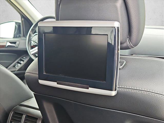 Used 2011 Mercedes-Benz GL 450 4MATIC image 24