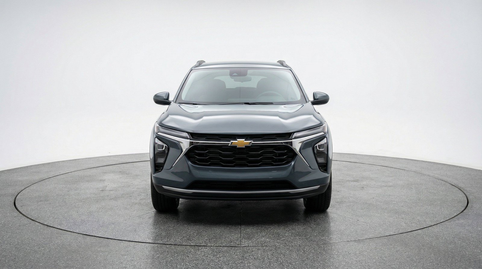 Used 2025 Chevrolet Trax LT FWD image 2
