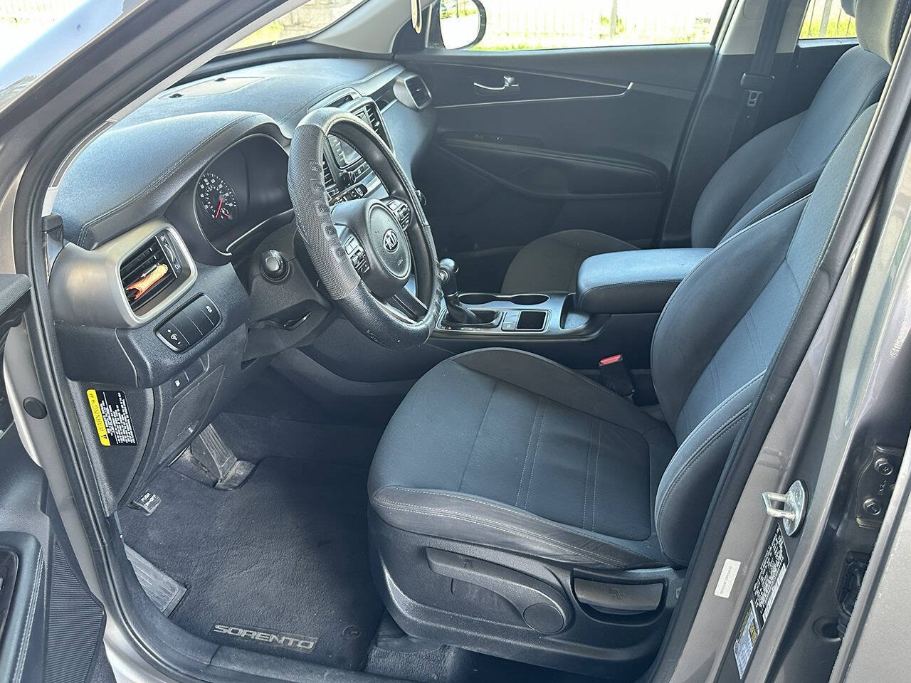 Used 2018 Kia Sorento L FWD image 19