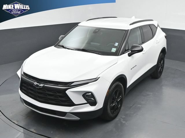 Used 2024 Chevrolet Blazer LT w/ Convenience Package FWD image 11