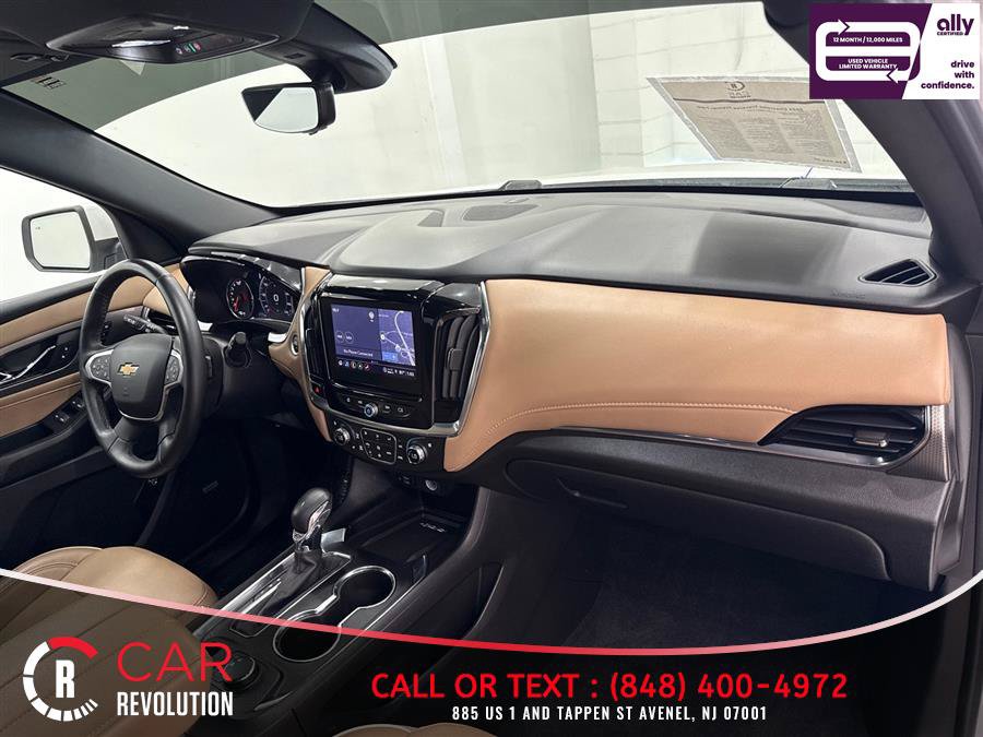 Used 2023 Chevrolet Traverse Premier FWD image 51