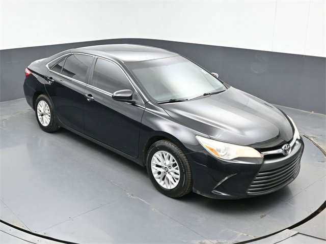 Used 2016 Toyota Camry LE image 29