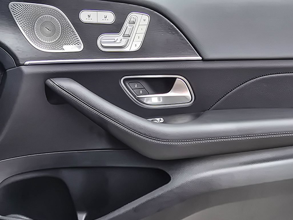 New 2026 Mercedes-Benz GLS 450 4MATIC image 44