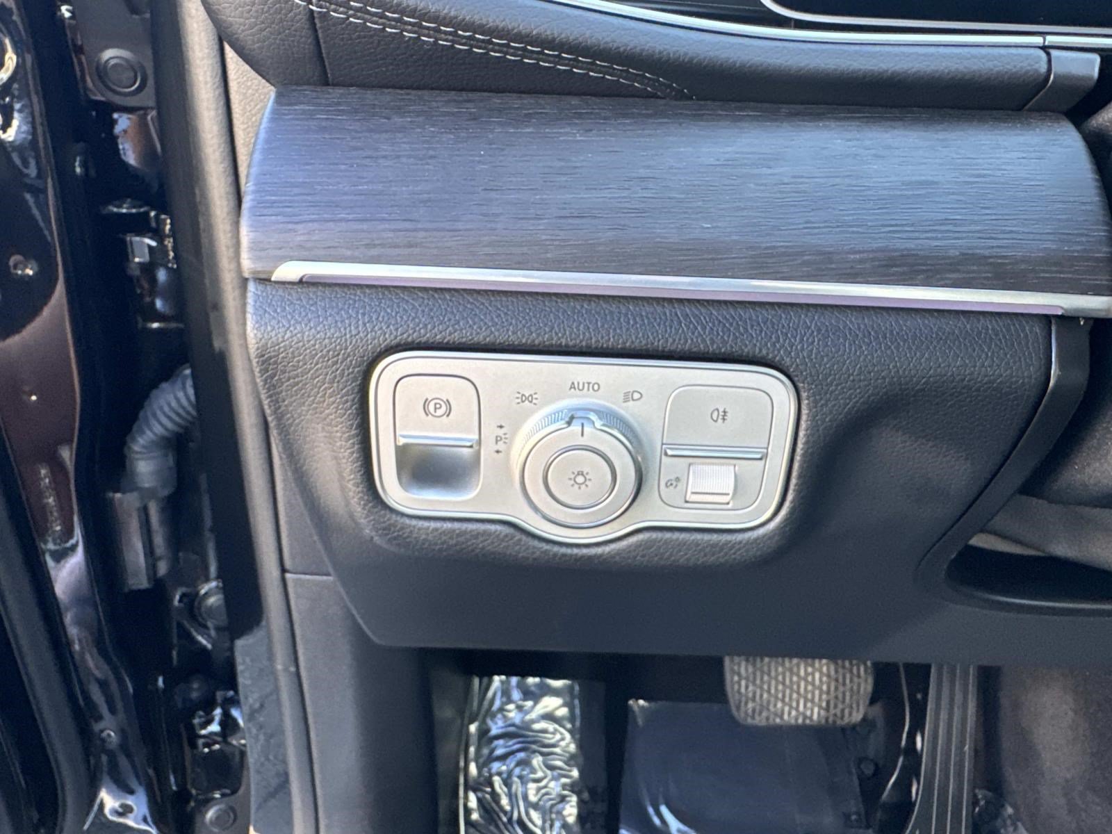 Used 2022 Mercedes-Benz GLS 450 4MATIC image 31