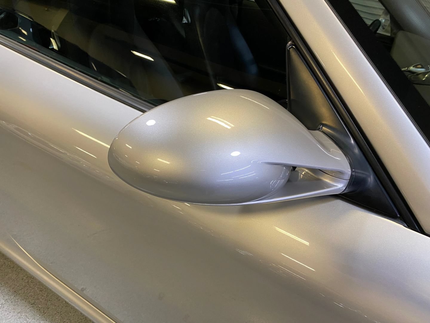 Used 2005 Porsche 911 Carrera RWD image 25